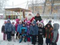 традиционный приход Дедушки Мороза в наш детский сад